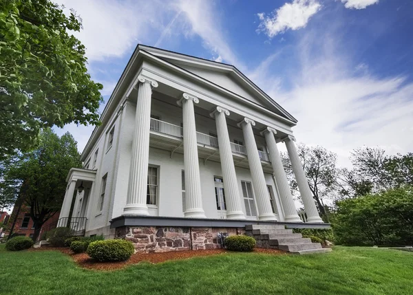 Southern Greek revival mansion — Stock Photo, Image