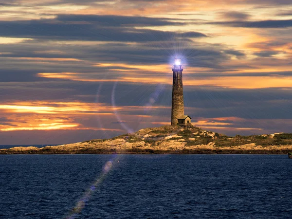 Leuchtturm bei Sonnenuntergang — Stockfoto