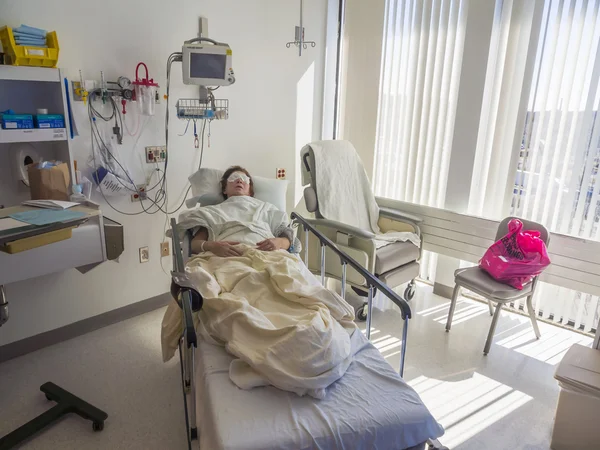 Hasta ile hastane odası — Stok fotoğraf