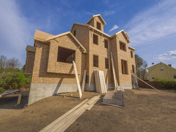 Nieuw huis in aanbouw Stockafbeelding