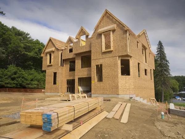 Construção de nova casa residencial — Fotografia de Stock