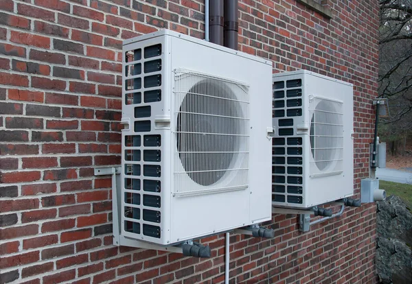 Modern Heating Air Conditioning Heat Pumps Brick Wall Exterior Building — Fotografia de Stock