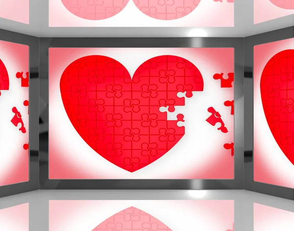 Puzzle Coração na tela mostrando filmes românticos e óperas de sabão — Fotografia de Stock