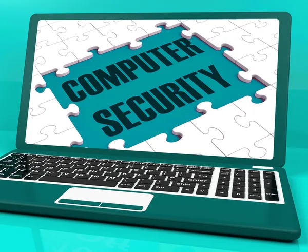 Sicurezza del computer sul computer portatile che mostra le scansioni antivirus — Foto Stock