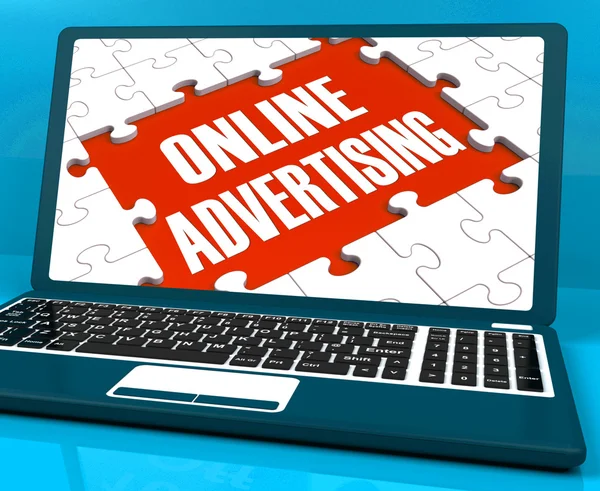 Online adverteren op laptop toont websites promoties — Stockfoto