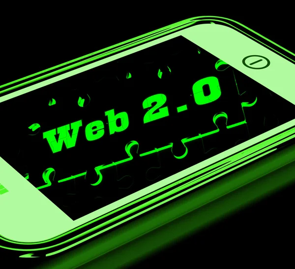 社会的なネットワー キングを示すスマート フォン上の web 2.0 — ストック写真