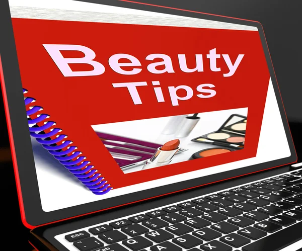 De uiteinden van de schoonheid op laptop weergegeven: make-up tips — Stockfoto