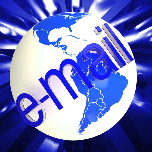 Email at globe zeigt weltweites Mailing — Stockfoto