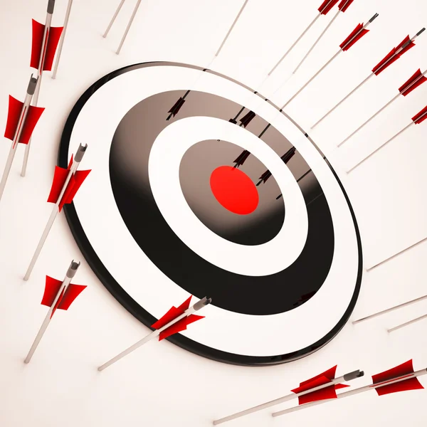 Off Target Shows Aiming Mistake — Stock Photo, Image