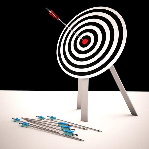 Arrow On Dartboard Shows Centered Shot — Stock Photo, Image