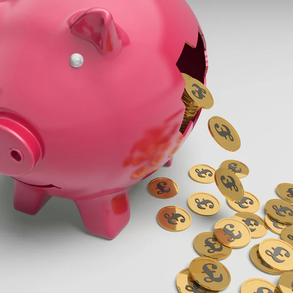 Piggybank quebrado mostrando estado financeiro britânico — Fotografia de Stock