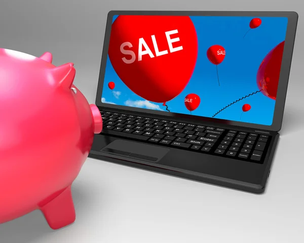 Sprzedam laptopa pokazuje online obniżonych cenach i okazje — Zdjęcie stockowe