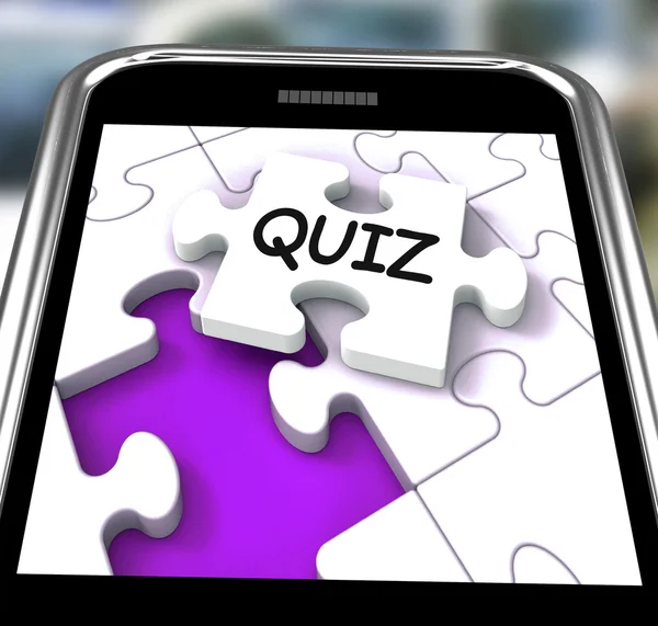 Quiz smartphone online sınav veya meydan okuma soruları anlamına gelir. — Stok fotoğraf