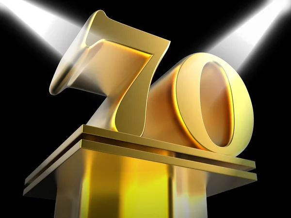 Oro setenta en pedestal significa mención honorable o Excellenc —  Fotos de Stock