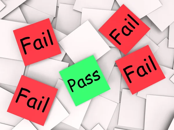 Pass Fail Post-It Notes Shows Acceptable or Unsatisfactory — стоковое фото