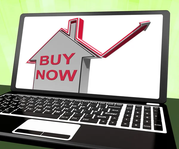 Kauf jetzt Haus Laptop zeigt Immobilien auf dem Markt — Stockfoto