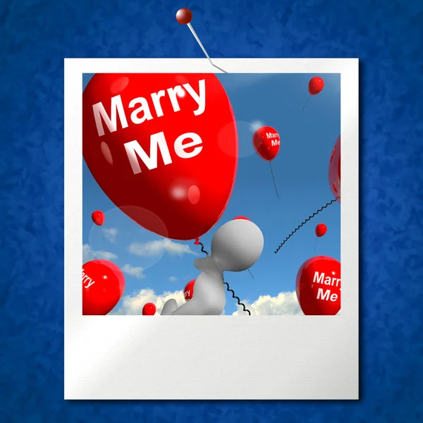 Met me trouwen ballonnen foto vertegenwoordigt betrokkenheid voorstel voor minnaar — Stockfoto