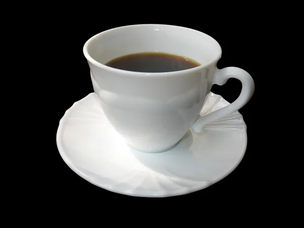 Białe filiżanka kawy na talerzyk na czarnym tle — Zdjęcie stockowe