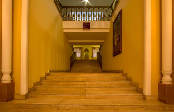 Escadaria em casa moderna — Fotografia de Stock