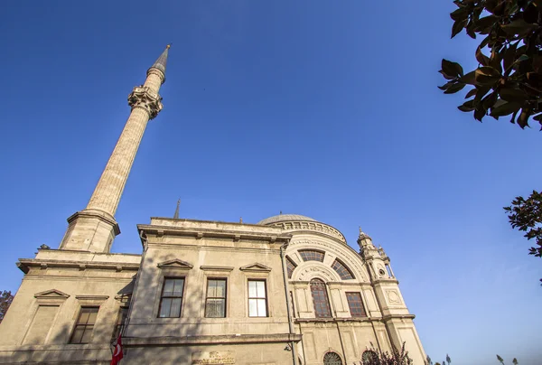 Dolmabahce moskee — Stockfoto