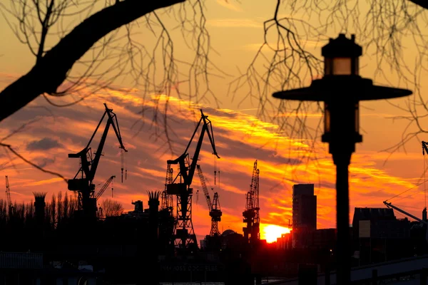 Zonsondergang in hamburg — Stockfoto