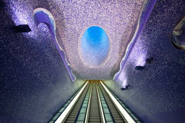 Toledo metro istasyonu Napoli