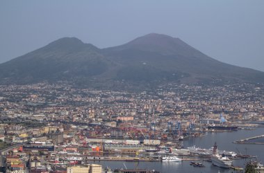 Vezüv