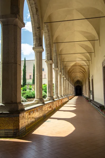 Kungliga palatset fasad på torget piazza del plebiscito i Neapel, Italien — Stockfoto