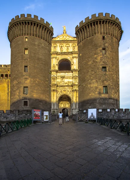 Замок nuovo — стоковое фото