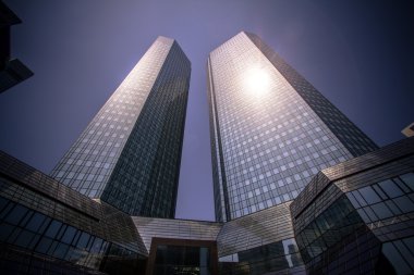 cam gökdelenrascacielos de cristal