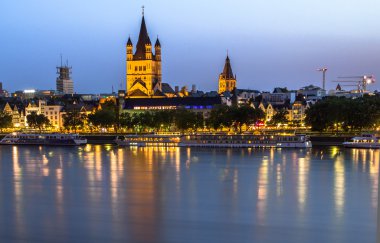 büyük st. martin Kilisesi ve city Hall tower