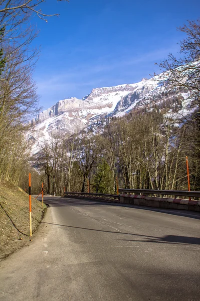 Auto-estrada em Alpes — Fotografia de Stock