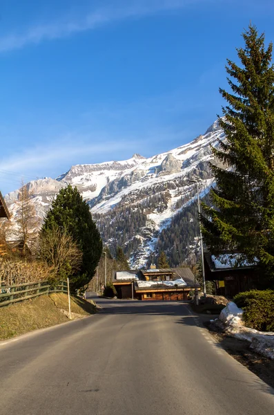 Estrada em alpes — Fotografia de Stock