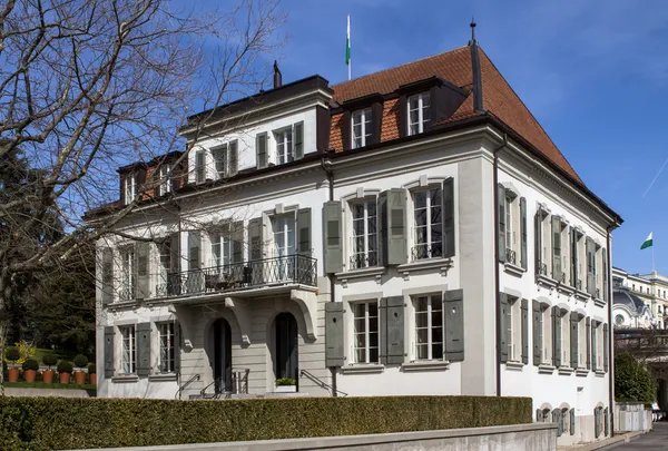 Hotel en la Ciudad Vieja Lausana — Foto de Stock