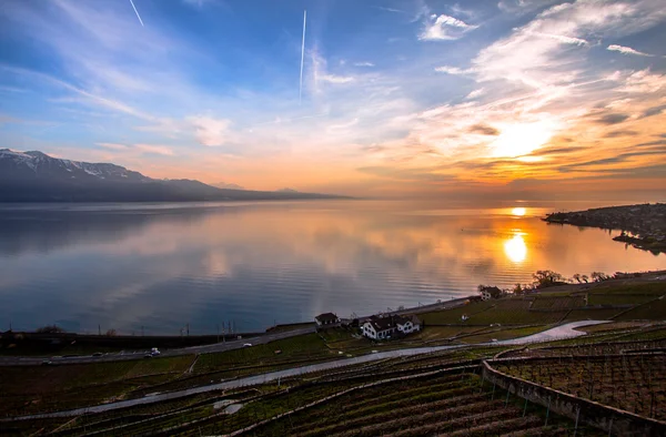 Ηλιοβασίλεμα στη λίμνη της Γενεύης — Φωτογραφία Αρχείου