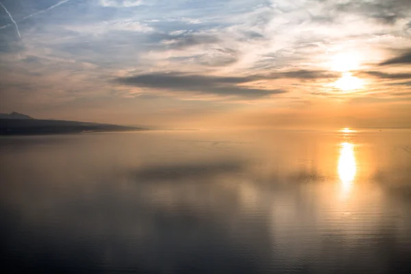 Puesta de sol sobre el lago Geneva —  Fotos de Stock