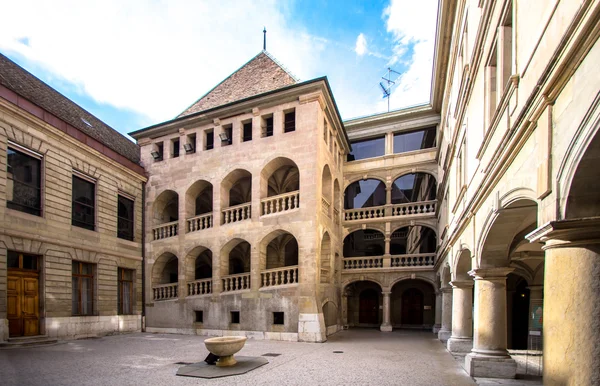 Castillo en la ciudad vieja de Ginebra — Foto de Stock