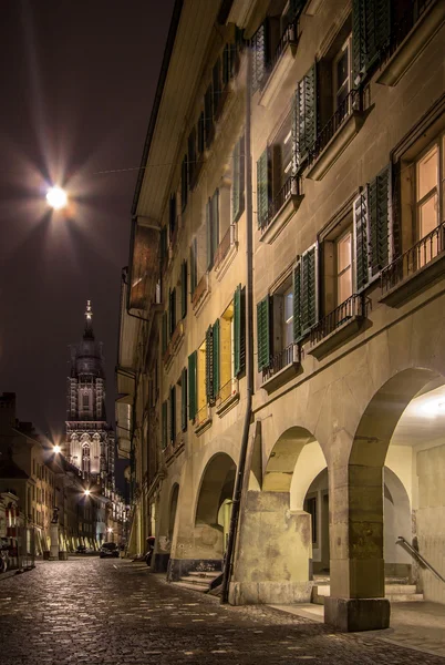 Alte enge straße in bern — Stockfoto