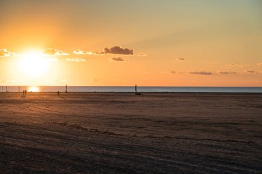 Almanya 'nın Bataklık-Peter-Tarikatı' nda Kuzey Denizi 'nde gün batımından sonra