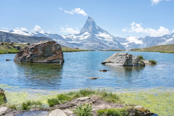 Alp manzarası ünlü Matterhorn tepesi ve Stellisee, Zermatt, İsviçre