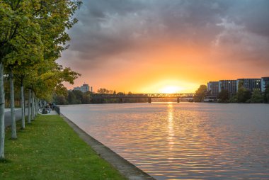 Frankfurt am Main Gün batımında, Almanya
