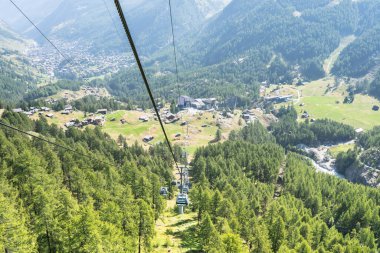 Zermatt yakınlarındaki İsviçre Alp Manzarası