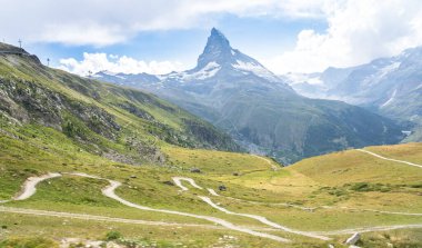Alp manzarası ünlü Matterhorn tepesi, Zermatt, İsviçre
