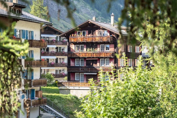 Tradycyjne Szwajcarskie Budynki Zermatt Szwajcaria — Zdjęcie stockowe
