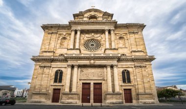 Chalons Katedrali (Fransızca: Cathedrale Saint-tienne de Chalons) Fransa 'nın Chalons-en-Champagne şehrinde bulunan Katolik kilisesidir.
