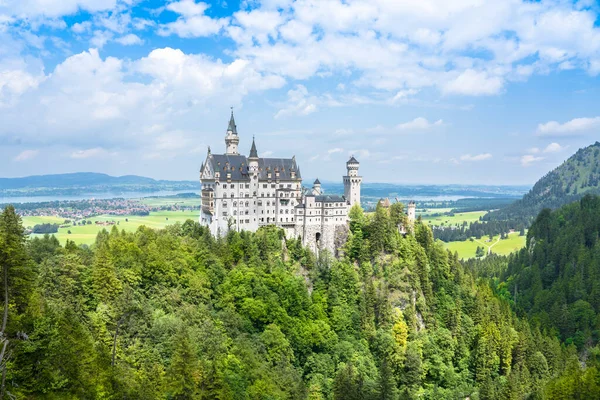 Almanya, Bavyera 'daki dünyaca ünlü Neuschwanstein Kalesi