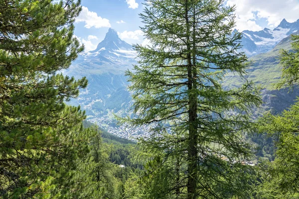 アルプスの風景Mit有名なマッターホルンのピーク ツェルマット スイス — ストック写真