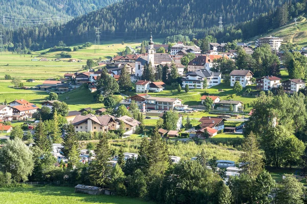 Alpejska Wioska Alpach Austriackich Pobliżu Zugspitze — Zdjęcie stockowe