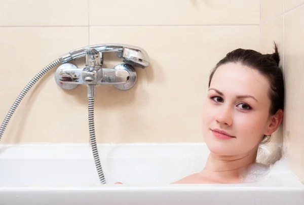 Girl in bathroom — Stock Photo, Image