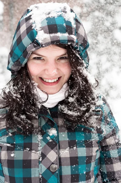 Menina com guarda-chuva na neve — Fotografia de Stock